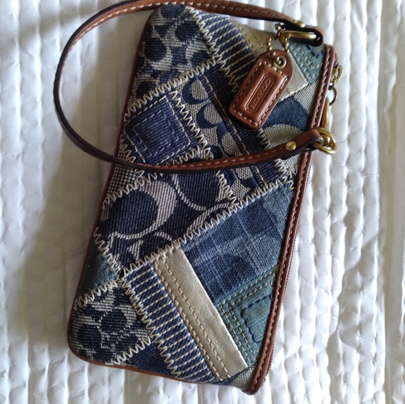 Coach Wristlet - Picture 2 of 4
